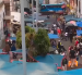 Operativo policial en un mercado de Quito tras la detención de una mujer con presuntas drogas.