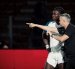 El técnico de Liga de Quito, Gustavo Álvarez, da indicaciones a Ricardo Adé en la Copa Libertadores.