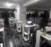 Los agentes encontraron estaciones de trabajo y dispositivos con mensajes extorsivos, amenazas e imágenes violentas durante la intervención al centro de llamadas.