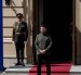 El presidente de Ucrania, Volodímir Zelenski, aguarda la llegada de los invitados internacionales a la cumbre del grupo Nórdico-Báltico (NB8) en Kiev, este domingo 23 de agosto.