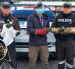 Tres guacamayos frenticastaños fueron rescatados durante un operativo en la Terminal Terrestre de Quitumbe, donde permanecían dentro de un transportador de gallos.