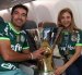 Leila Pereira (d), presidenta de Palmeiras, en la consecución de uno de los títulos brasileños.