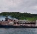 Los restos del barco de pasajeros incendiado en Filipinas.