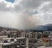 Una gran columna de humo del incendio forestal en Catzuquí de Moncayo fue visible desde diferentes sectores del norte de Quito este domingo.