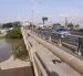 El puente de la Unidad Nacional es utilizado a diario por automóviles, motocicletas, buses y transporte pesado.