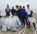 Voluntarios durante una jornada de limpieza de playas.