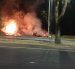 Bomberos de Quito controlaron el incendio forestal registrado en la avenida Simón Bolívar, cerca de la Casa de la Selección, este martes.