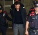 Agentes de la policía regional catalana escoltan a Jonathan Andic, hijo de Isak Andic, fundador de la marca de moda española Mango, a su llegada a un juzgado en Martorell, el 19 de mayo de 2026.