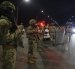 Militares realizando operativos durante una jornada de toque de queda en Guayas.
