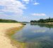 Bajo nivel del río Danubio a su paso por la localidad de Roseti, en Rumanía, en una imagen de principios de agosto.