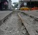 Los rieles del antiguo tranvía que reaparecieron en dos calles.