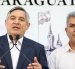 El ministro de Educación y Ciencia de Paraguay, Luis Ramírez (i), habla junto al presidente de la Federación de Educadores de Paraguay, Silvio Piris.