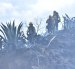 Bomberos Quito mantiene operaciones terrestres y aéreas en el cerro Casitagua para controlar el incendio forestal y evitar su propagación.