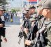 Agentes de la Policía de Colombia fueron captados este 23 de septiembre al custodiar un de las calles de Santa Marta.