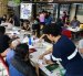La Clínica de Libros enseña a recuperar ejemplares deteriorados en Guayaquil.