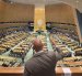 Un hombre expresando su apoyo con el puño durante una intervención en la 81ª Asamblea General de Naciones Unidas este jueves en Nueva York (EE.UU.).