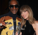 El rapero Snoop Dogg y Taylor Swift durante los MTV AMA's.
