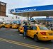 Los taxistas el 1 de octubre de 2026 tuvieron que recorrer gasolineras de Guayaquil buscando gas.