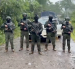 Militares custodian el sector de Guayusa, en Orellana, tras el operativo donde fueron abatidos cinco presuntos integrantes de grupos armados.