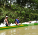 La asistencia humanitaria fue trasladada por vía fluvial hasta comunidades afectadas por las intensas lluvias en distintos sectores de Esmeraldas.