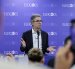 El candidato a la Presidencia de Brasil, Romeu Zema, habla en una rueda de prensa luego que la cadena Globo cancelara el debate en Rio de Janeiro (Brasil).