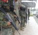 Integrantes de las Fuerzas Armadas durante un operativo en el noroeste de Guayaquil. Las extorsiones se han tomado diversas cooperativas de esta zona de la urbe porteña.
