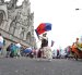 Cientos de personas participan en los distintos desfiles que recorren las principales calles de la ciudad durante las Fiestas de Quito.