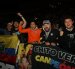 Pancho Jarrín (segundo desde la izquierda) y su grupo de amigos con la bandera que ya lucieron en Estados Unidos.