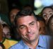 El senador Flávio Bolsonaro ofrece declaraciones luego de conocer los resultados oficiales de los comicios.