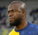 Enner Valencia calentando antes del partido de Boca Juniors.