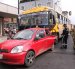 Un expreso colisionó con un auto en Quito y Capitán Nájera, dejando dos personas heridas.