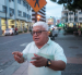 Francisco Bravo, de 70 años, llegó desde Loja a vivir al Guayaquil de los lagarteros, las estaciones de buses en los parques y los viajes a Durán en lancha.