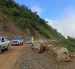 Equipos de emergencia y maquinaria trabajaron en la remoción de escombros para restablecer la circulación en las vías afectadas por las intensas lluvias.