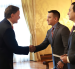 La entrega de credenciales marcó el inicio formal de sus funciones diplomáticas en Ecuador.
