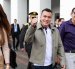El presidente Daniel Noboa junto a los candidatos de ADN a la Alcaldía de Quito, Harold Burbano (d), y a la Prefectura de Pichincha, Giovanna Ubidia (i).