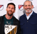 Lionel Messi junto a Don Garber, comisionado de la Major League Soccer.