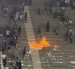 Hinchas de Emelec incendiaron papel picado en las gradas del estadio Christian Benítez.