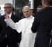 El papa León XIV salió del Policlínico Gemelli de Roma este sábado 17 de octubre, tras recibir el alta hospitalaria.