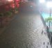 Las fuertes lluvias de la madrugada de este lunes 19 de octubre dejaron calles inundadas en distintos sectores de Guayaquil.