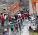 Algunas capturas de pantalla de videos que circulan en redes sociales del derrumbe en la mina en Colombia.
