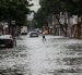 Las intensas lluvias del 19 de octubre dejaron calles inundadas y complicaron los desplazamientos de los guayaquileños hacia sus trabajos.