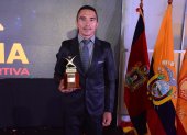 Byron Guamá recibió el premio a la trayectoria por parte de la Concentración Deportiva de Pichincha.