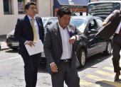 El alcalde de Quito Jorge Yunda estuvo en la Fiscalía para dar una versión en un expediente abierto por las protestas de octubre