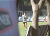 Alexis Zapata durante el entrenamiento en el Polideportivo de Samanes.