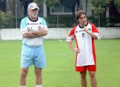Cachín Blanco (i) llegó en 2005 a Emelec, junto al DT está Leonardo Luppino, volante argentino.
