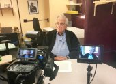 El politólogo y lingüista Noam Chomsky participará en el encuentro virtual.