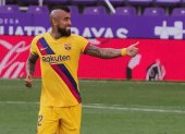 Arturo Vidal celebra el gol de la victoria ante el Valladolid en la Liga española.