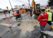 Fuga de agua en las calles Guayacanes y calle Segunda, Urdesa, el 12 de julio de 2020

Agencia (ag-extra)
