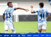 El Bombillo se hizo con el triunfo con goles de Cabezas y Zapata.