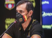 Fabián Buston, entrenador de Barcelona, ahora apunta a ganar la segunda etapa del campeonato.